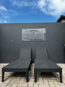 Χώρος καθιστικού στο Namaste Spacious Studio Apartment