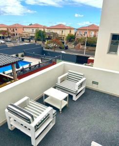 Balkón nebo terasa v ubytování Villa Collection Madroñal - Heated Pool BBQ XBox