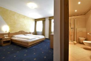 Koupelna v ubytování Hotel Urthaler