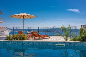 Bazén v ubytovaní Lorelai - Apartment with private Swimmingpool alebo v jeho blízkosti