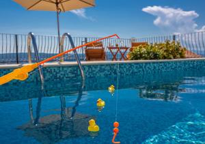 Bazén v ubytovaní Lorelai - Apartment with private Swimmingpool alebo v jeho blízkosti