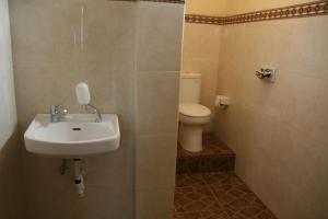 Koupelna v ubytování Santun Homestay