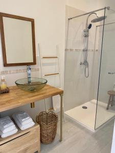 Kúpeľňa v ubytovaní Dépendance privée à la campagne avec spa