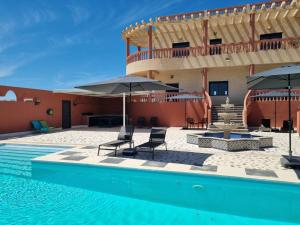 Swimmingpoolen hos eller tæt på Villa des Oliviers MEKNES