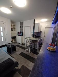 Η κουζίνα ή μικρή κουζίνα στο Zentral - mitten in der Altstadt +8 φωτογραφίες