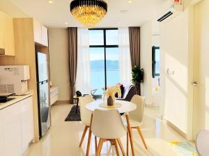 Kuchyň nebo kuchyňský kout v ubytování Sea Park LeSu 8 The Shore KK I 1 plus 1 Room 2-5 Pax 홈스테이
