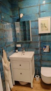 Ένα μπάνιο στο Apartament Królewiecka przy czołgu