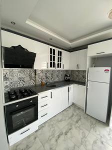 Gallery image of İlkay Apart in Mezgitli +1 photo