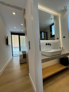 Koupelna v ubytování BlueMotion - PortSuite 5B + 26 fotografií