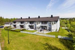 Το κτήριο όπου στεγάζεται  το δωμάτιο σε οικογενειακή κατοικία