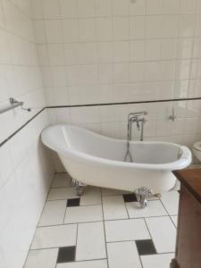 Bilik mandi di Nwans Lodge