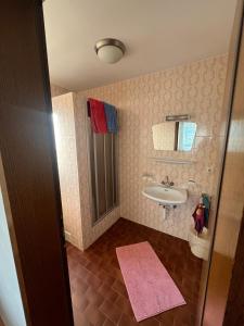Ένα μπάνιο στο Pension Haus Georg
