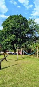 Zahrada ubytování Pousada Cantinho do Sossego Paraty tem Piscina com Vista pra Montanha, Salão de Jogos, Café da Manhã, Estacionamento, Gerador de Energia, Próximo as principais Praias, Ilhas e Cachoeiras