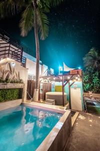 Bazen u ili blizu objekta Faro Escondido Pool & Jacuzzi Ocean View by BioBay