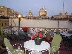 A balcony or terrace at Casa Vacanze Scalone