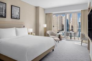 Uma cama ou camas num quarto em JW Marriott Hotel Marina