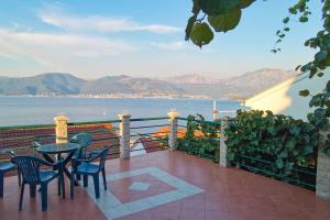 Gallery image of Apartments with panoramic terrace in Krasici
