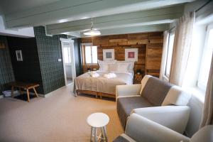 Posteľ alebo postele v izbe v ubytovaní Hotel Bouda Helena