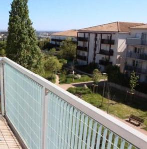 Balkón nebo terasa v ubytování Studio entier pour vous avec parking et terrasse