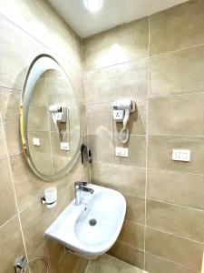 Bagno di Miami Pyramids View