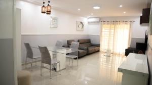 Svetainės erdvė apgyvendinimo įstaigoje LEAK Résidence