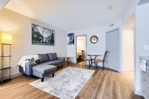 Predel za sedenje v nastanitvi Perfect Studio available for You! Pool on grounds!