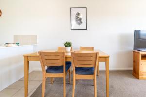 TV tai viihdekeskus majoituspaikassa Relaxing 2BR Apt in North Point Complex - Hosted by Canstay