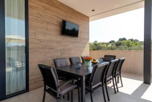 Image showcasing Penthouse with Majestic Views Hotel Cape Town - Reviews ... - Goibibo