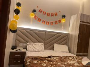 Hotel G-2客房内的一张或多张床位