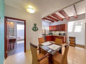 Fotografie z fotogalerie ubytování Gorgeous 1 BR PH apartment w Jacuzzi v destinaci Punta Cana
