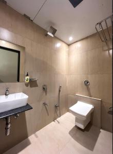 Koupelna v ubytování Hotel BKC Prime Near Trade Centre US Embassy, Mumbai