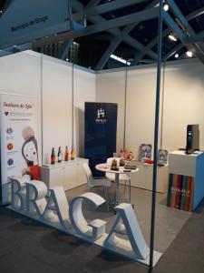 Fotografie z fotogalerie ubytování Quarto familiar com cama de casal apenas para casais e raparigas Não há homens solteiro Family room with double bed for couples and girls only No individual men allows v destinaci Braga