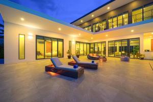 Posezení v ubytování Luxury Large 3 Bedroom Pool Villa! - KH-C5