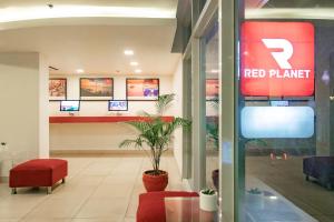 TV a/nebo společenská místnost v ubytování Red Planet Clark Angeles City