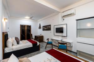 TV a/nebo společenská místnost v ubytování Golden stars hotel Dambulla