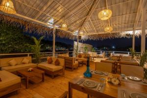 Posezení v ubytování Destiny Goa Beach Resort