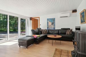 Χώρος καθιστικού στο Lovely Summer House With Sauna And Terrace