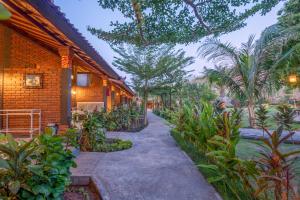 Κήπος έξω από το Taman Bidadari Eco Wellness