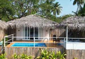 Bazén v ubytování Destiny Goa Beach Resort nebo v jeho okolí