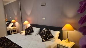 Un pat sau paturi într-o cameră la Apartment in Tulln an der Donau