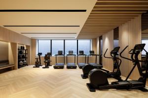 Fitness centrum a/nebo fitness zařízení v ubytování Courtyard by Marriott Sapporo