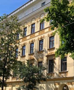 Budova, v ktorej sa apartmán nachádza