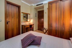 Letto o letti in una camera di La Villa - Sure Hotel Collection by Best Western