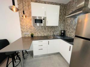 Dapur atau dapur kecil di Zulia Suites, Masca, Teide Los Gigantes, excursions, AC, Wifi7 +10 gambar