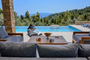 Πισίνα στο ή κοντά στο The Mavrolitharo Residence