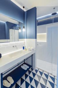 A bathroom at Hotel La Roccia