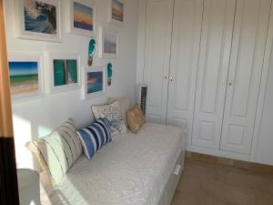 Ένα ή περισσότερα κρεβάτια σε δωμάτιο στο Sea View & Sea Breeze