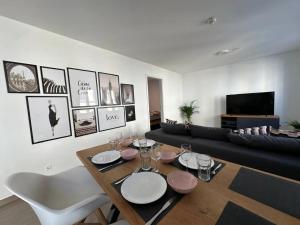 TV a/nebo společenská místnost v ubytování Wohnung 4 Rosenstraße