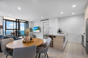 Istumisnurk majutusasutuses The Paradise - Beachfront Lux Best Ocean View 2BR with Infinity Pool