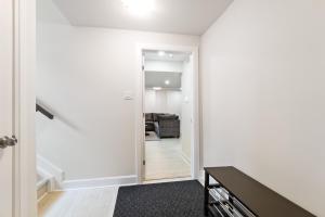 Afbeelding uit fotogalerij van Cozy and Private Basement Suite with All Amenities in Carleton Place